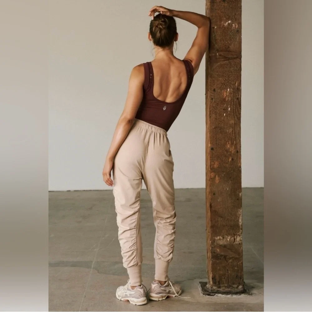 Free People Movement Hot Shot Shirred Pants in Beige Size S NWT